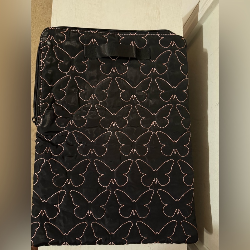 Laptop Holder sleeve 🖤🩷 🦋 - Picture 2 of 2